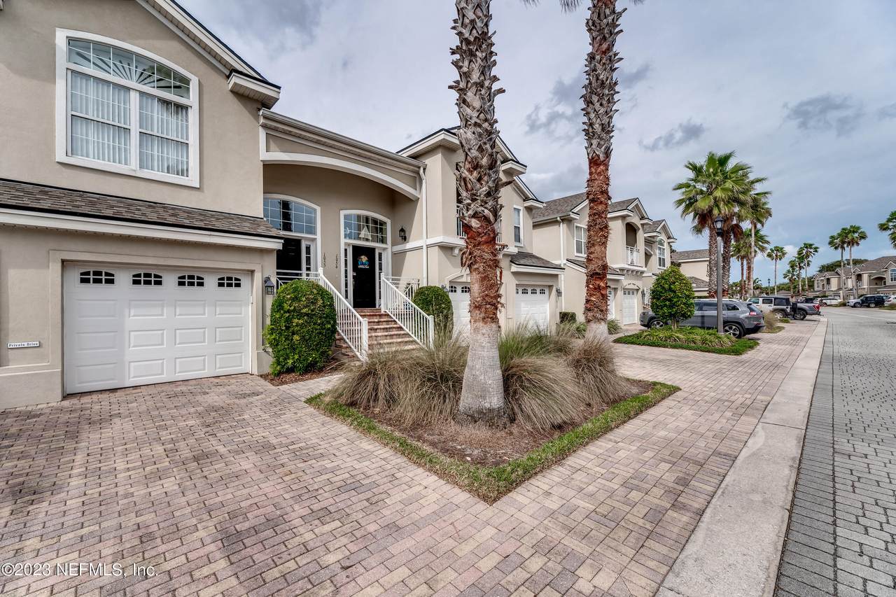1055 Makarios Dr - Photo 1