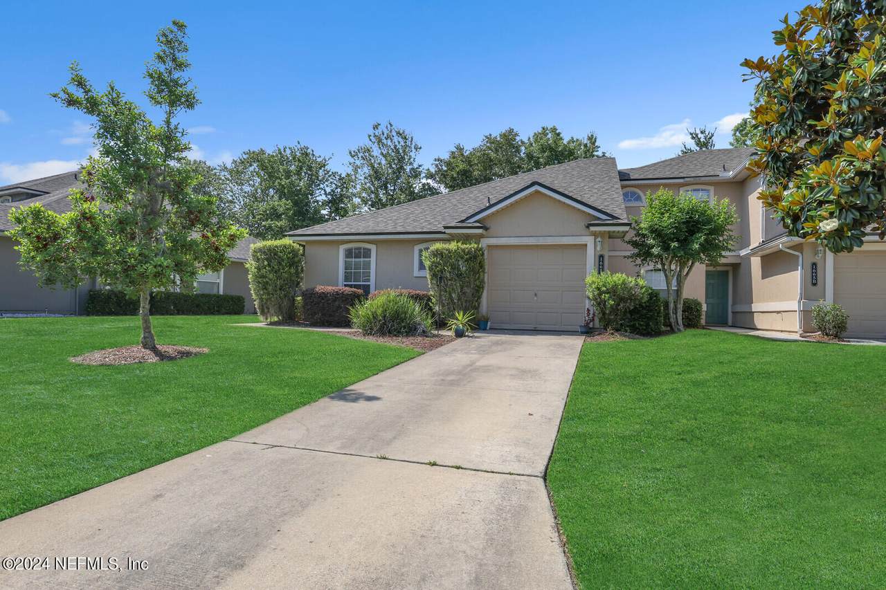 1665 Vineland Circle - Photo 1