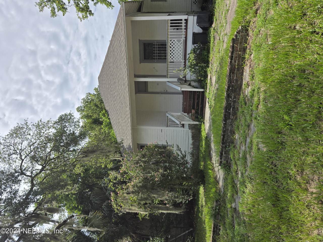 218 18TH Street - Photo 1