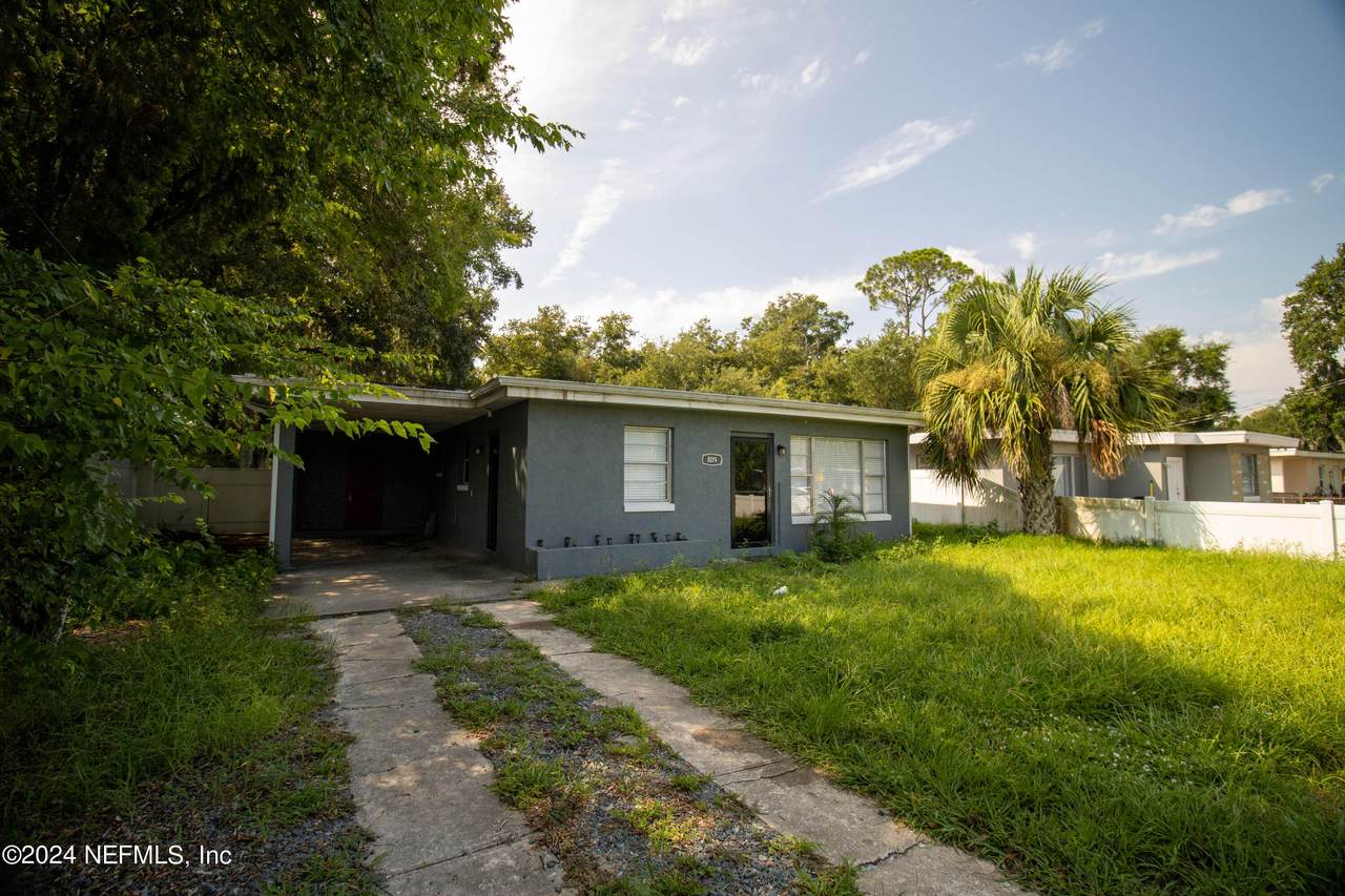 809 Maley Street - Photo 1