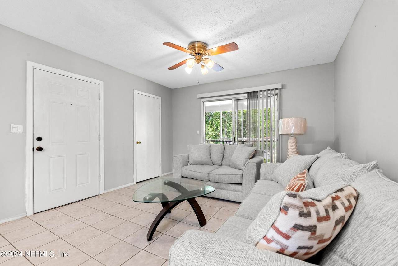 1950 Paine Avenue - Photo 1