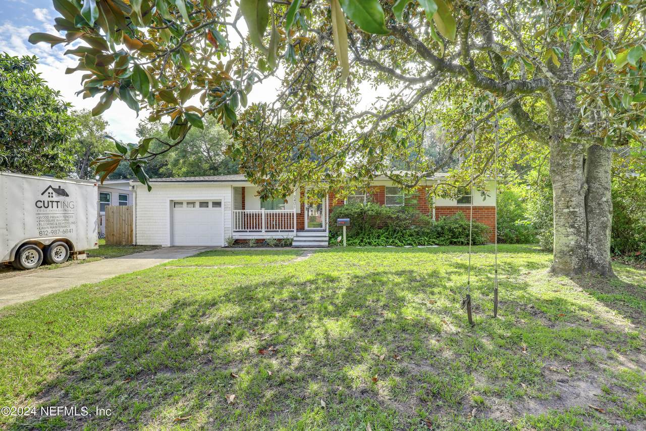 2401 Caladium Road - Photo 1