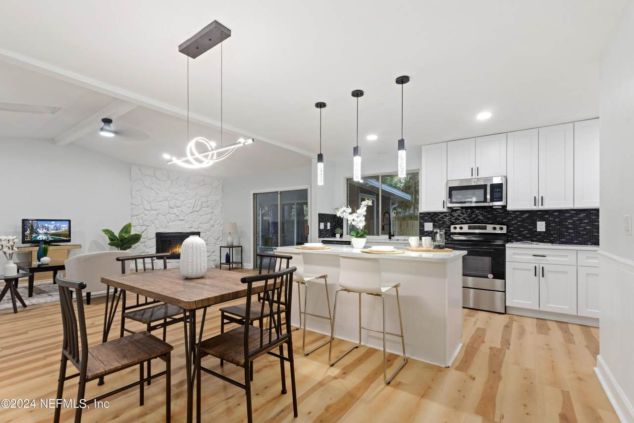 1790 Bartlett Avenue - Photo 1