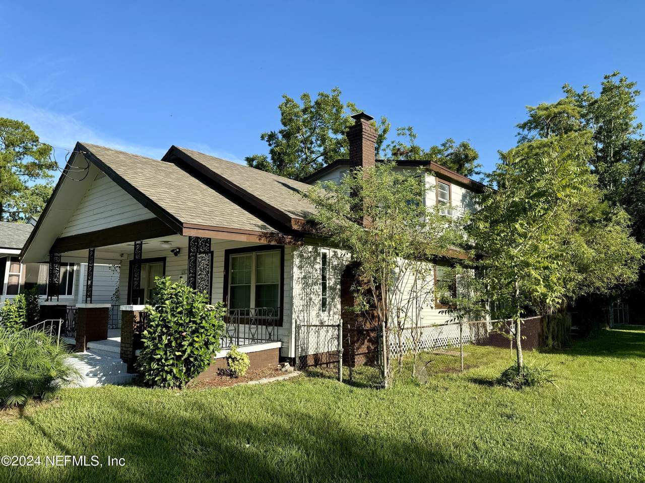 1403 Steele Street - Photo 1