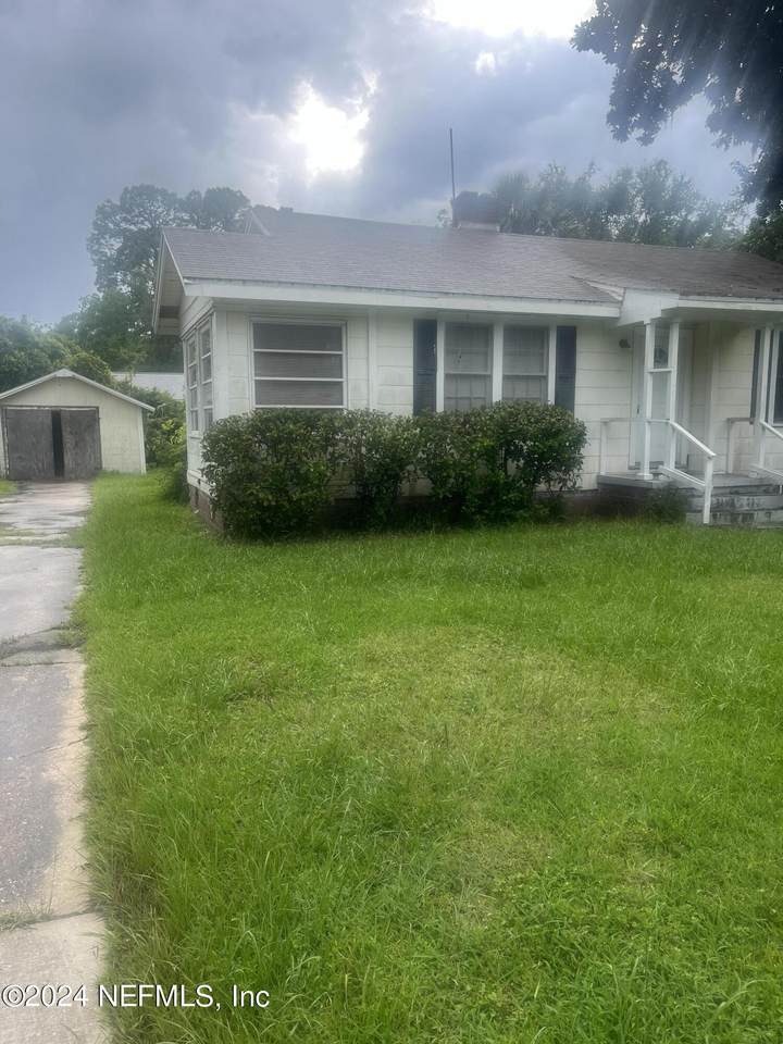 8944 1ST Avenue - Photo 1