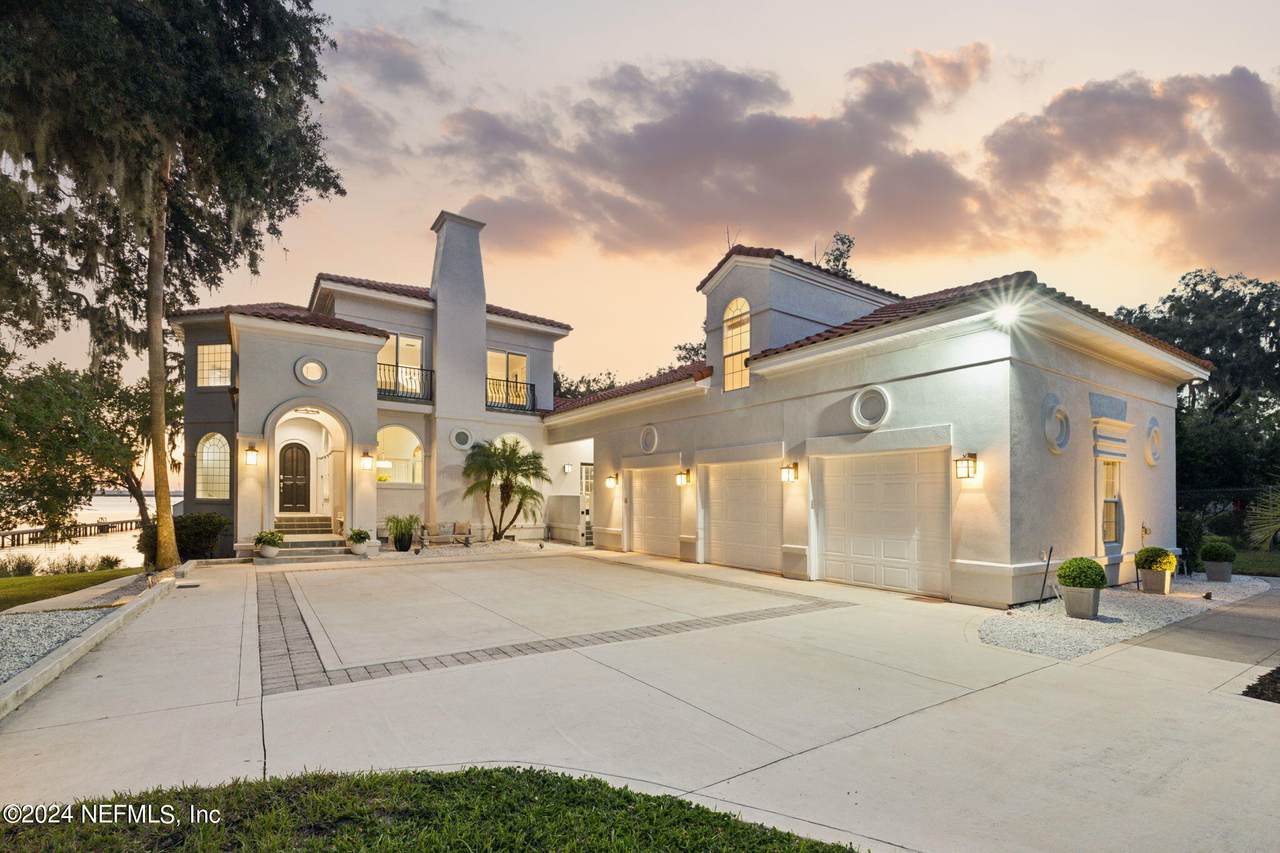 2811 Casa Del Rio Terrace - Photo 1