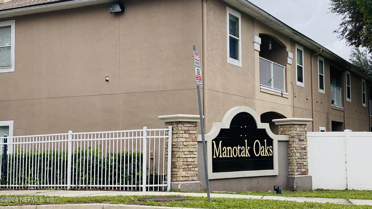 1465 Manotak Point Drive - Photo 1