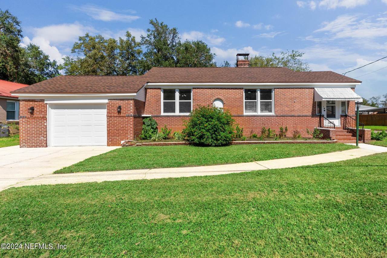 4805 Attleboro Street - Photo 1