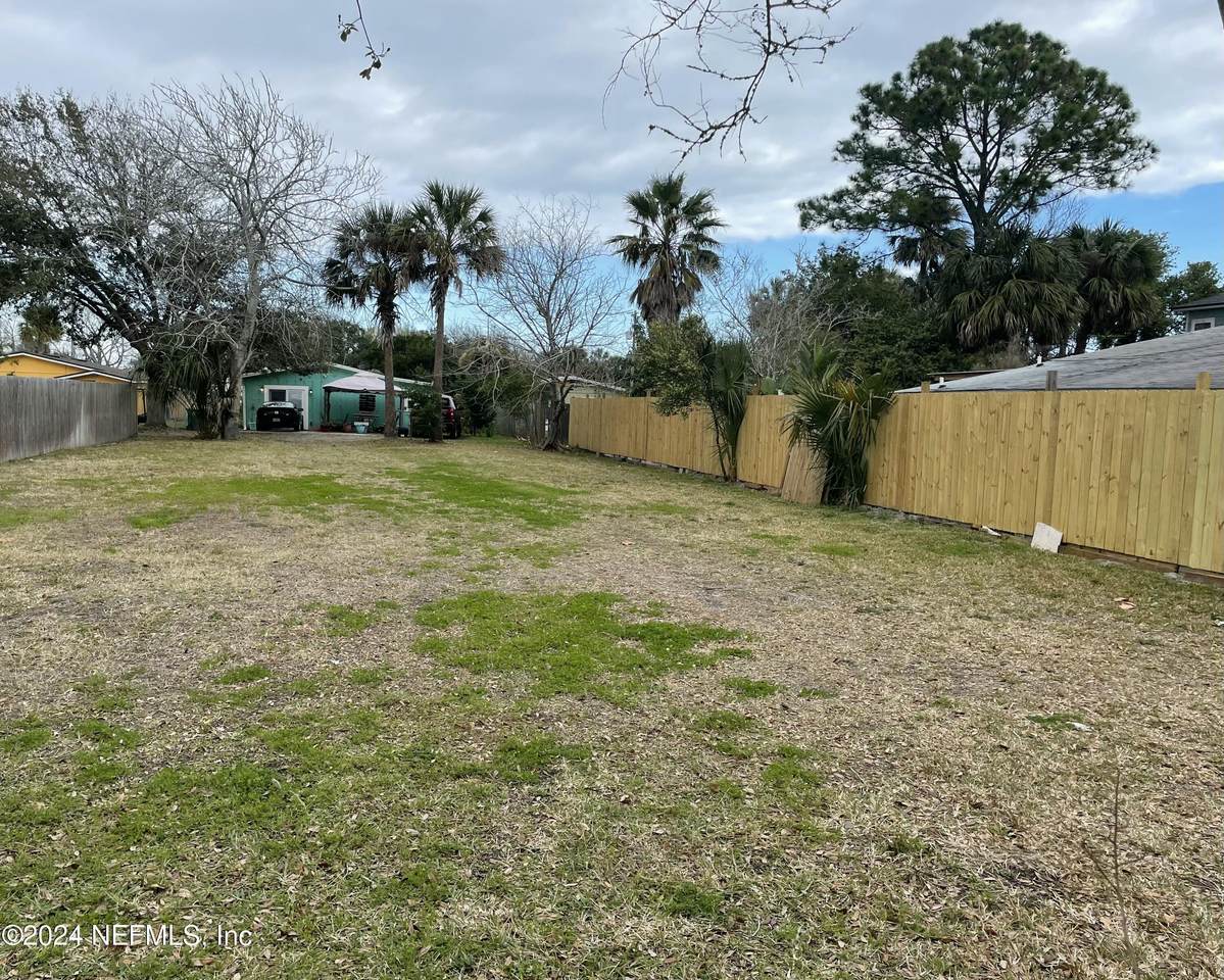 625 4TH Avenue - Photo 1