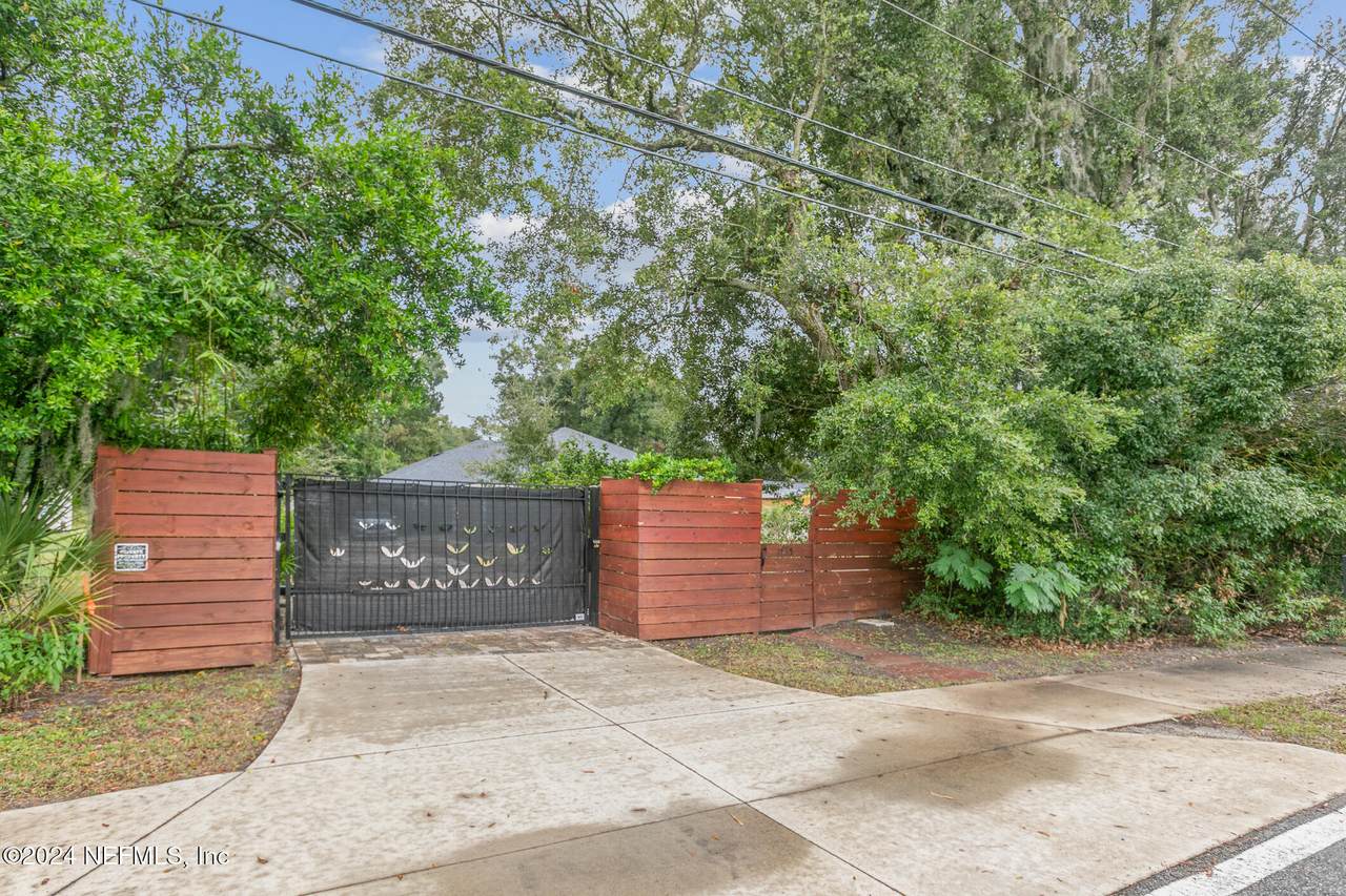 1735 Southside Boulevard - Photo 1