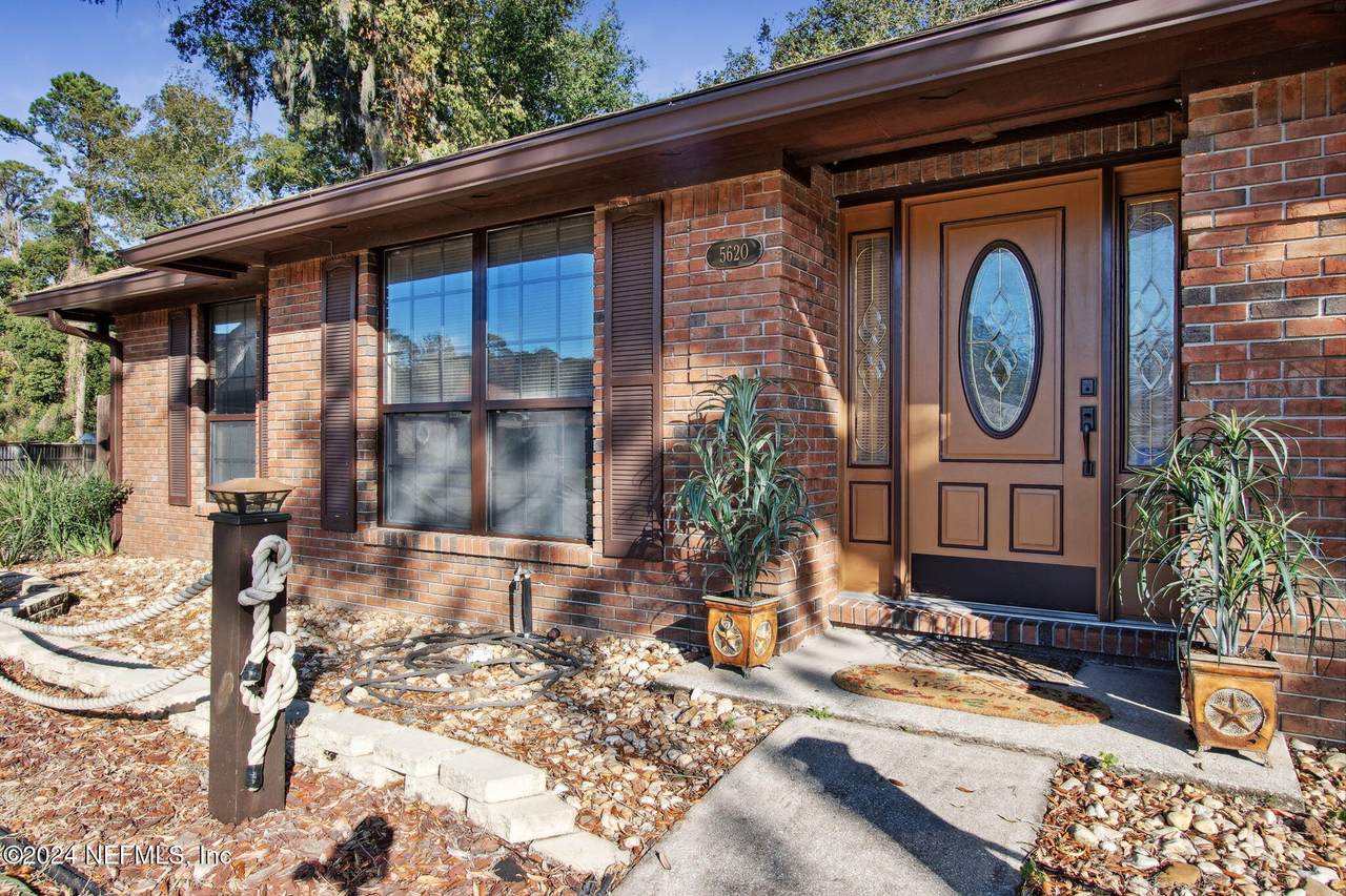 5620 Columbia Place - Photo 1