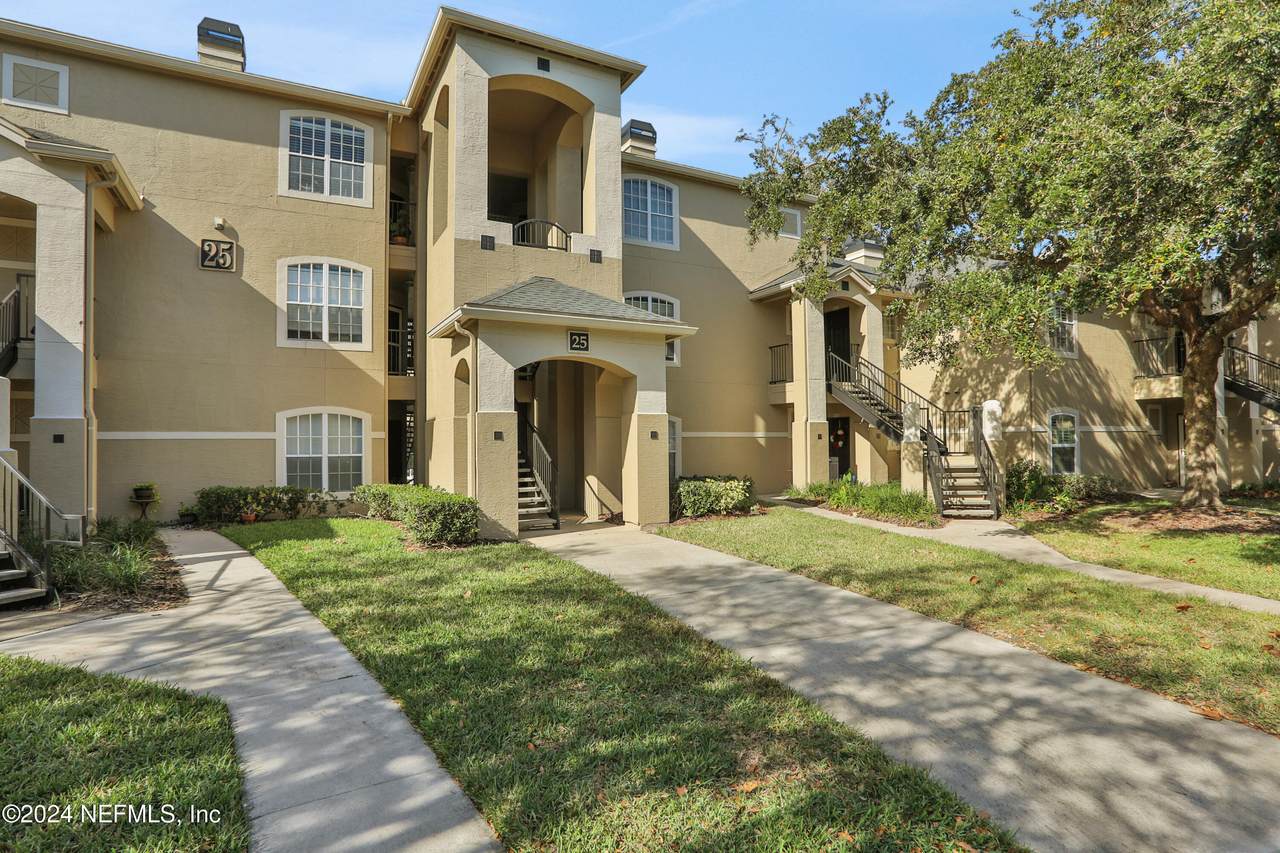 1655 The Greens Way - Photo 1