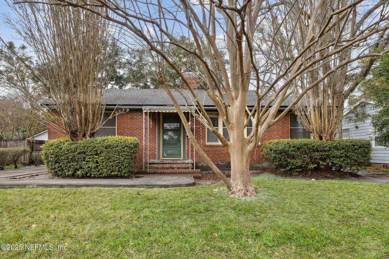 2212 Redfern Road - Photo 1