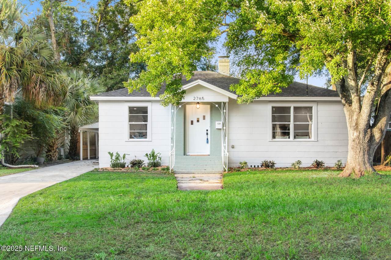 2765 Dellwood Avenue - Photo 1