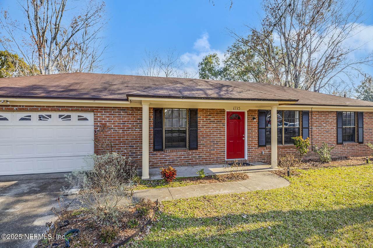 1715 Farm Way - Photo 1