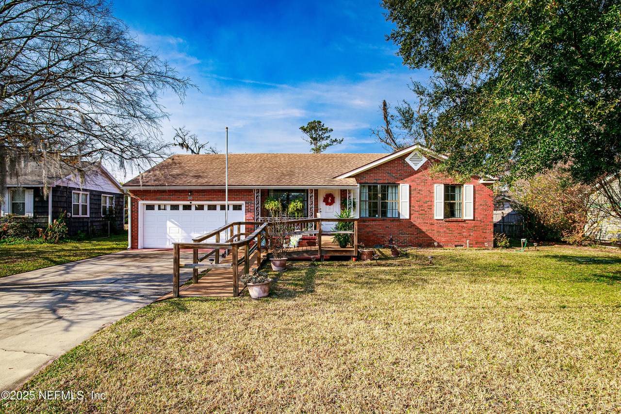 243 Bon Air Drive - Photo 1