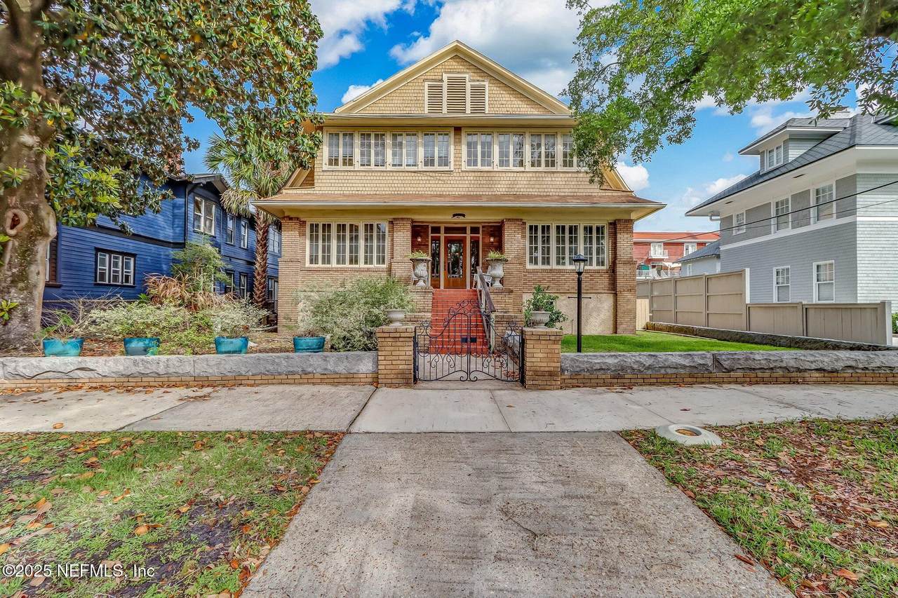 2727 Riverside Avenue - Photo 1