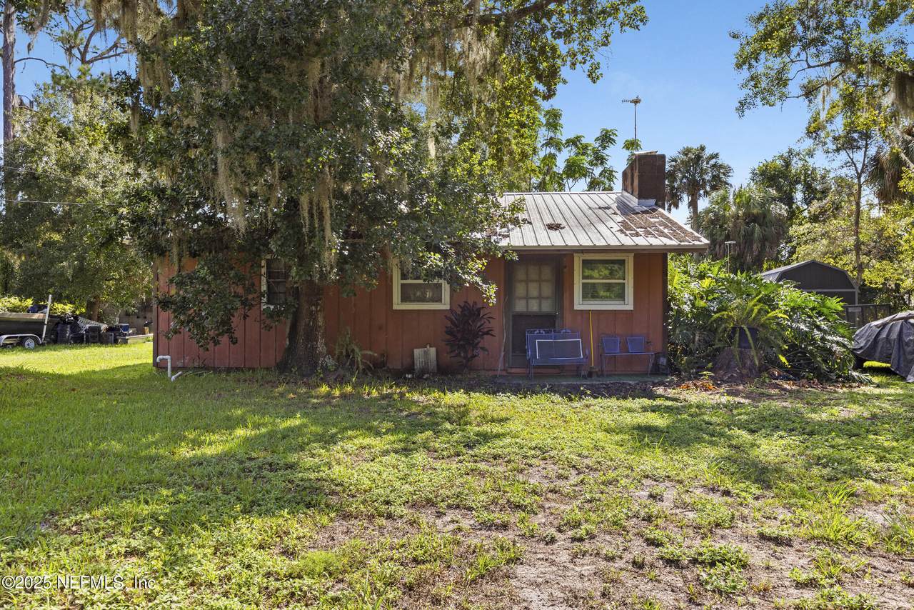 108 Robins Drive - Photo 1