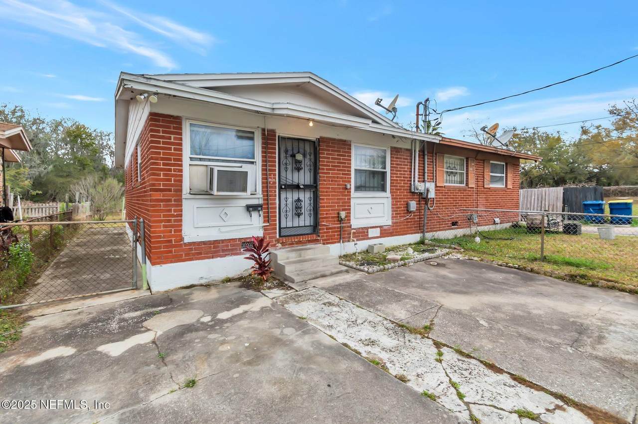 7216 Ken Knight Drive - Photo 1