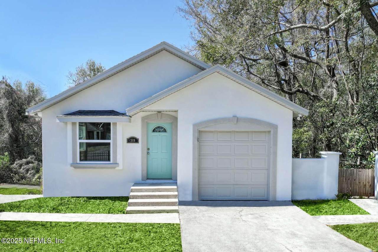 319 14TH Street - Photo 1