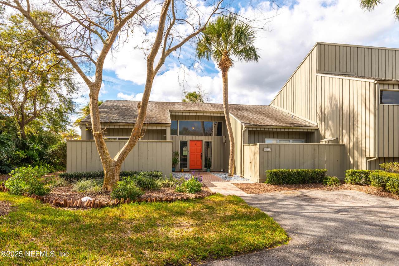 9996 Sawgrass Drive - Photo 1