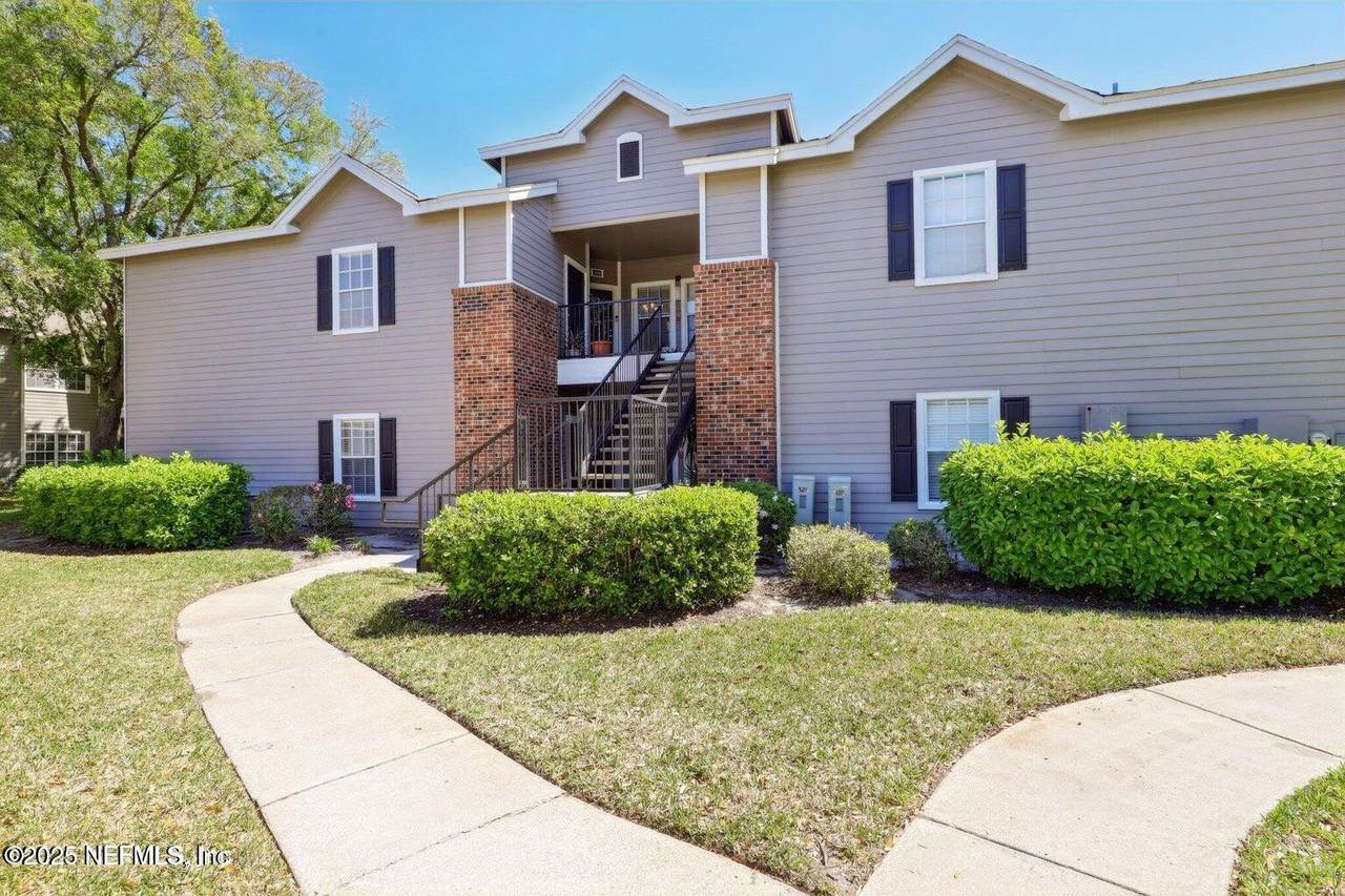 10000 Gate Parkway - Photo 1