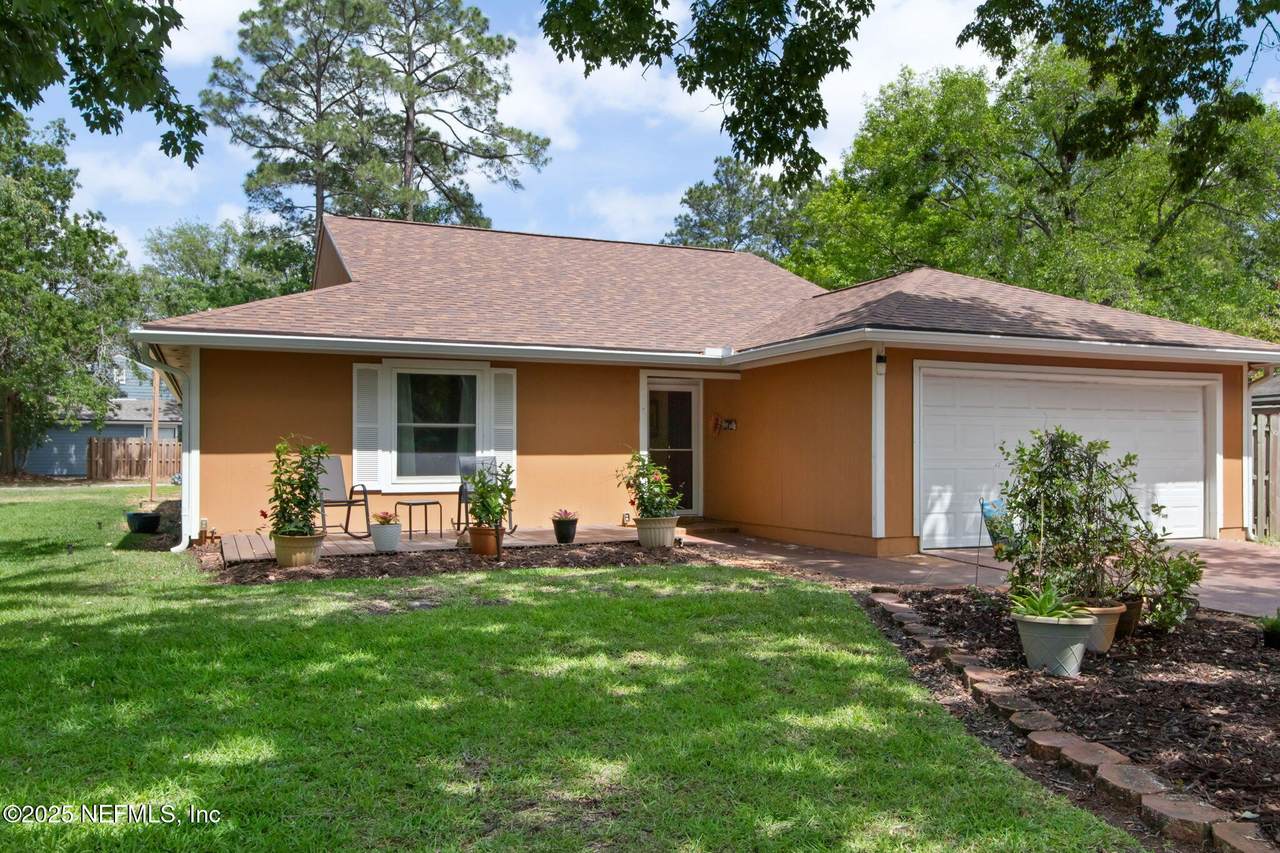 10885 Steeding Horse Drive - Photo 1