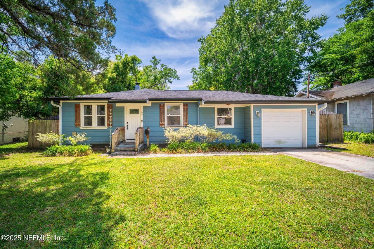 2032 Inwood Terrace - Photo 1