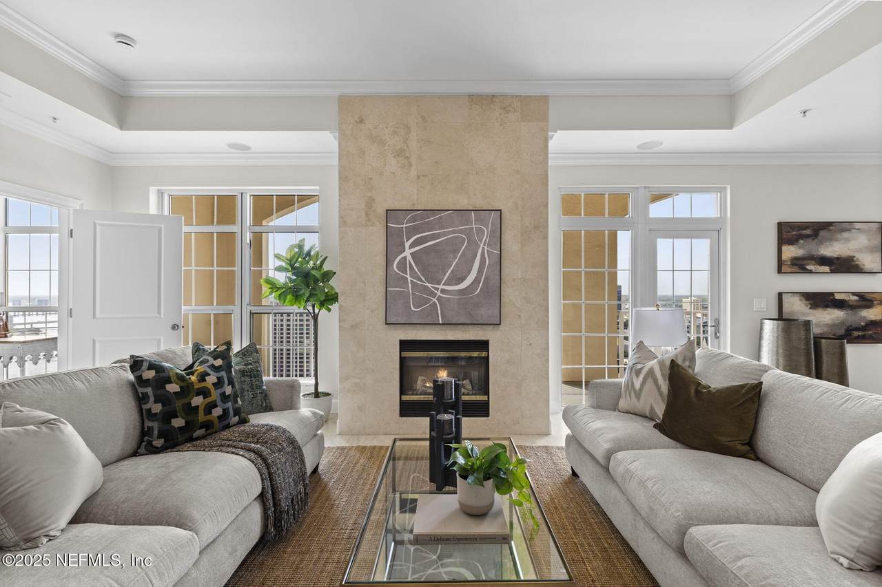 400 Bay Street - Photo 1