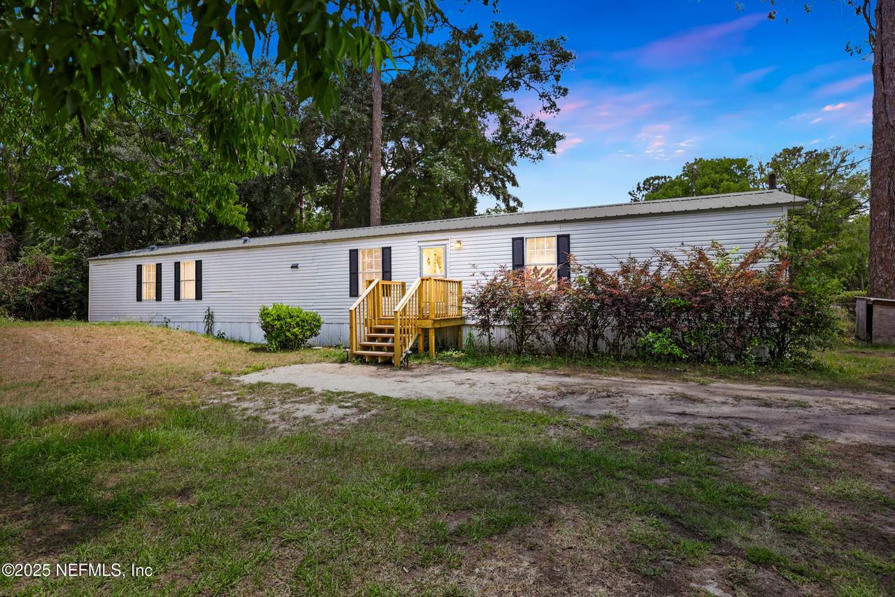 406 Cedar Avenue - Photo 1