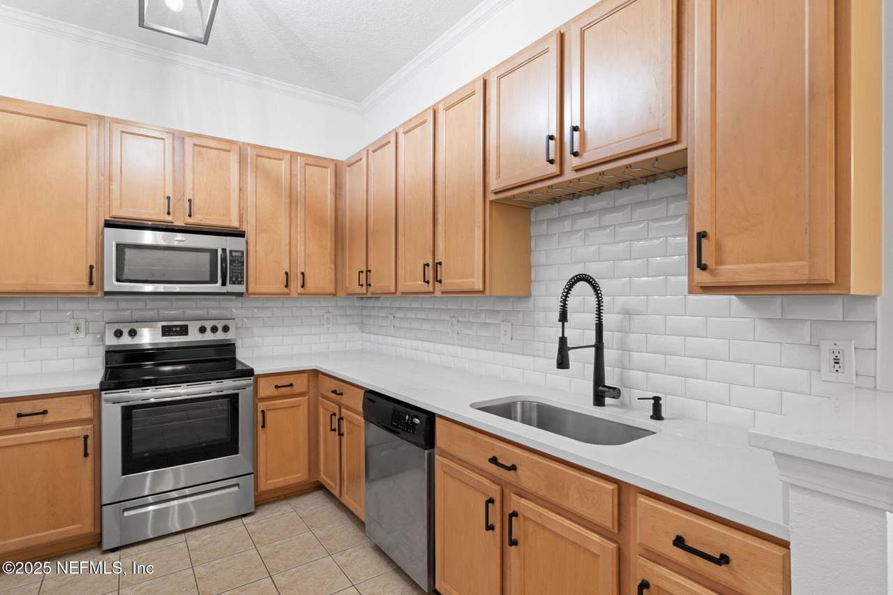 7032 Deer Lodge Circle - Photo 1