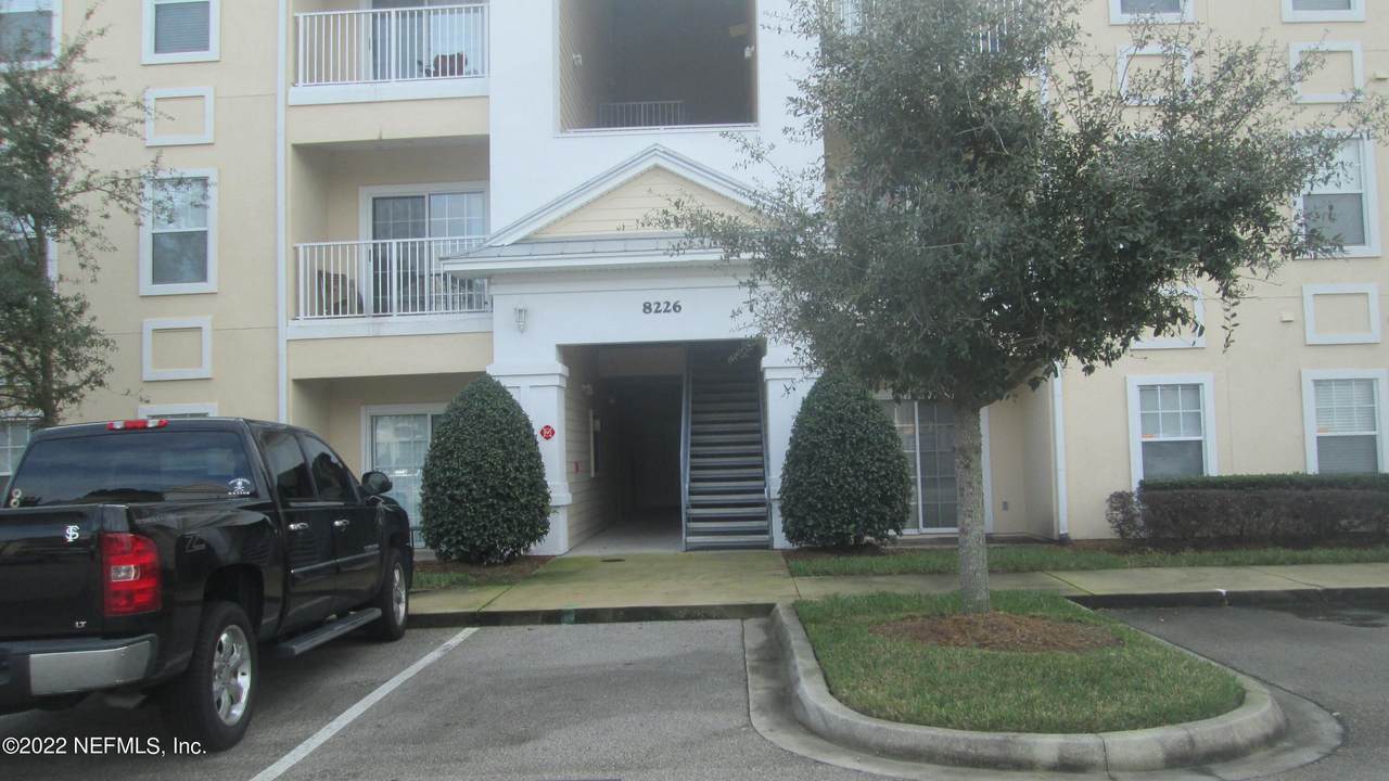 8226 Green Parrot Road - Photo 1