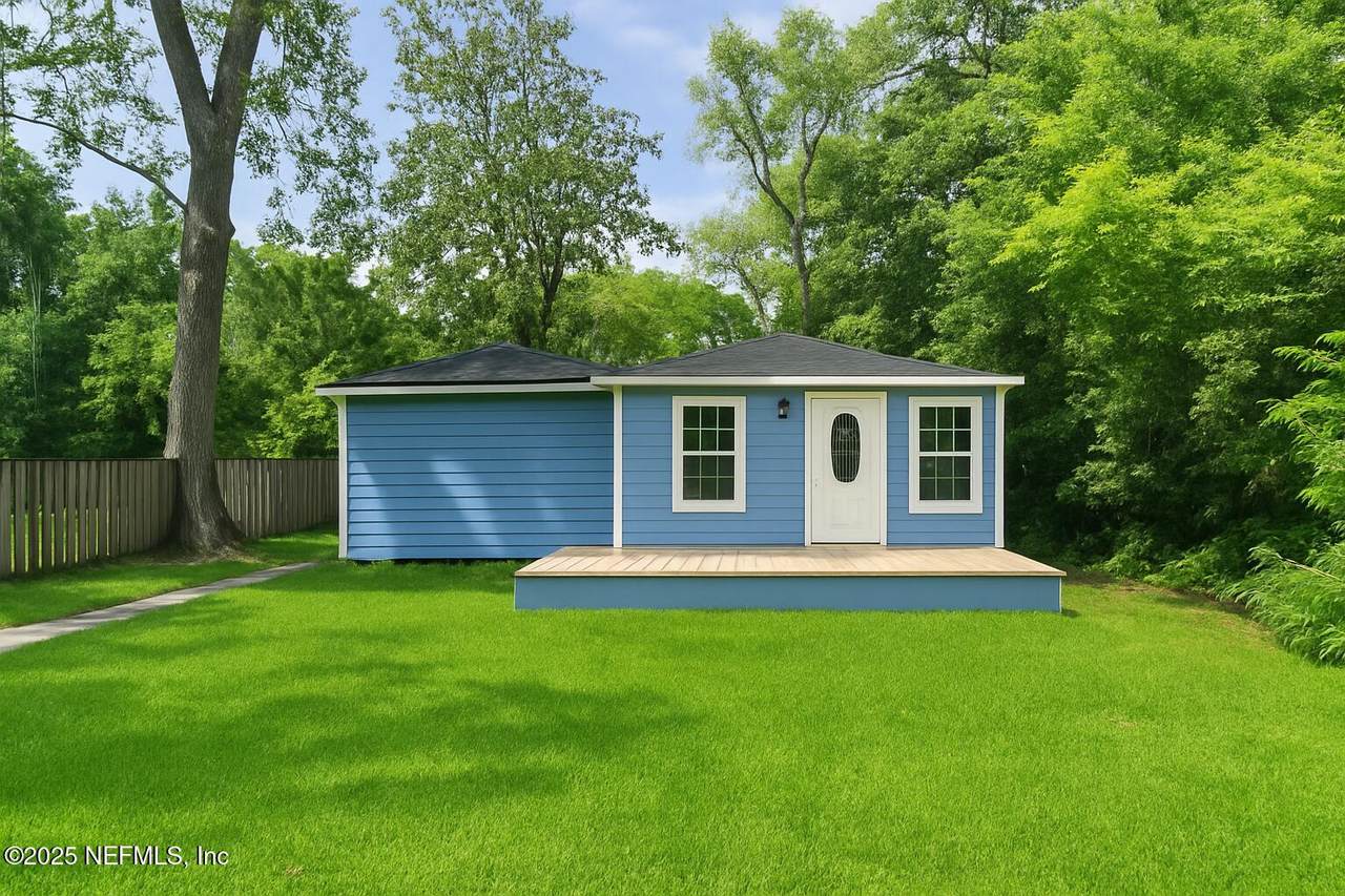 1109 Lake Shore Boulevard - Photo 1