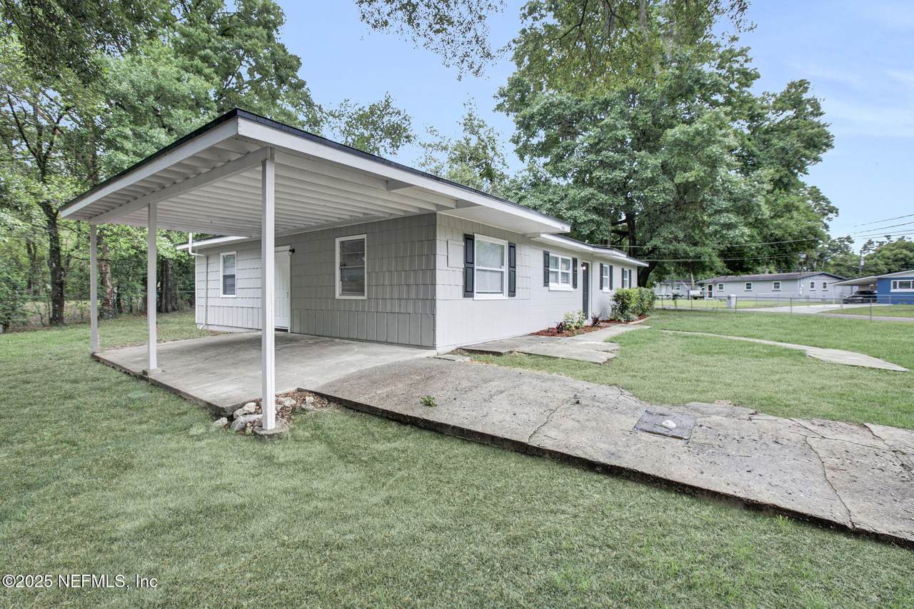 6996 Goldilocks Lane - Photo 1