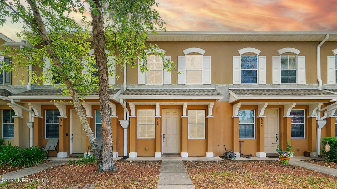 6208 High Tide Boulevard - Photo 1