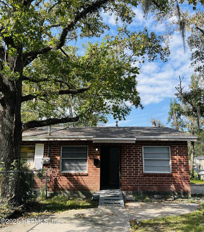 3638 Lionell Street - Photo 1