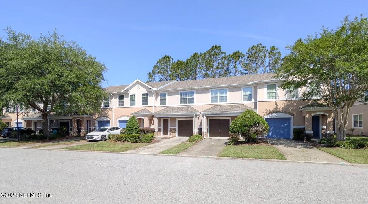 710 Crystal Way - Photo 1