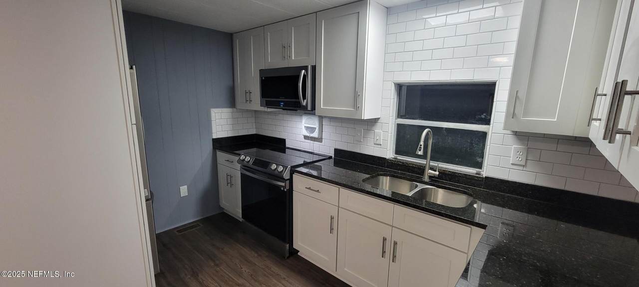 10906 Olivewood Lane - Photo 1