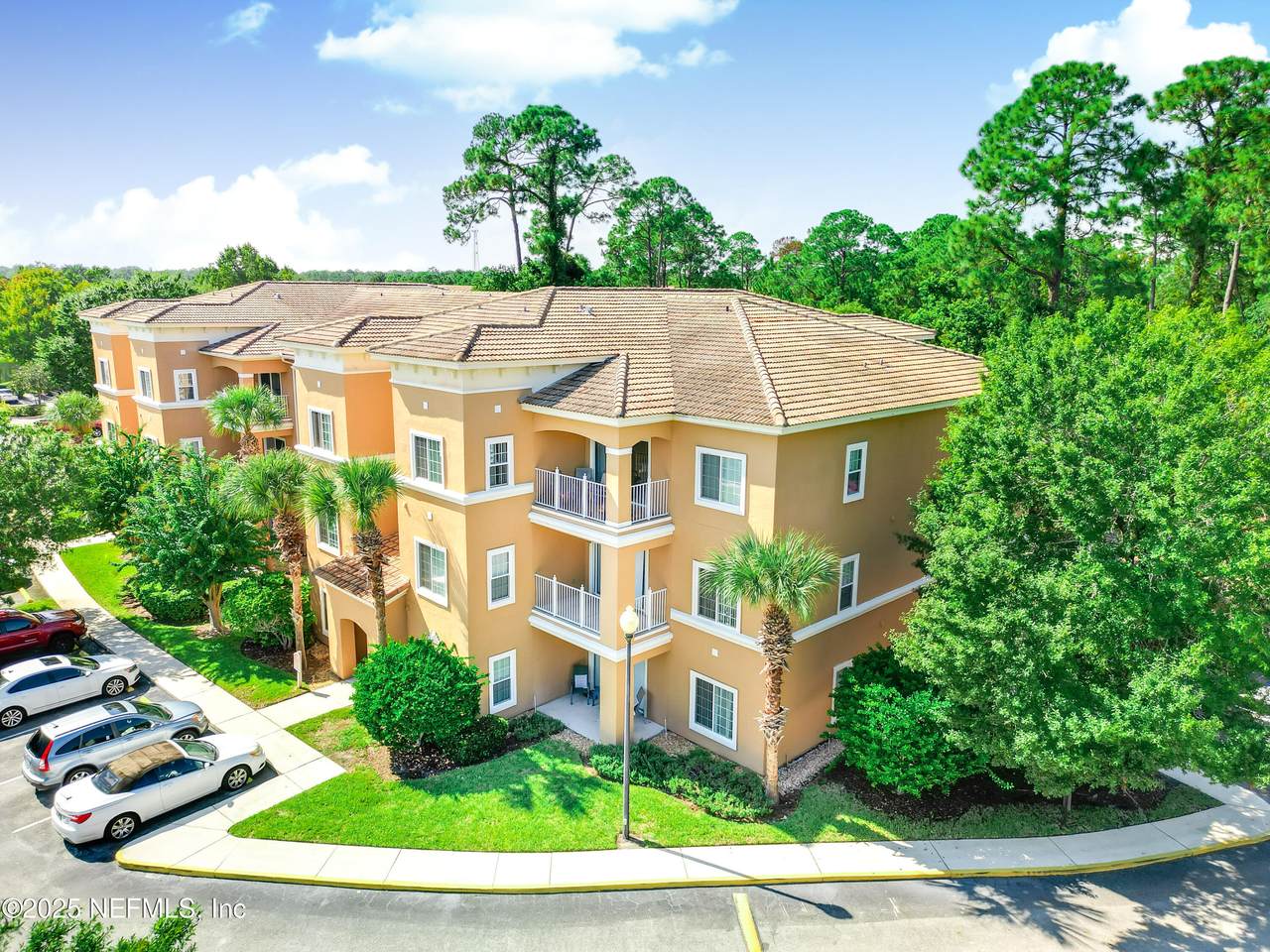 535 Florida Club Boulevard - Photo 1