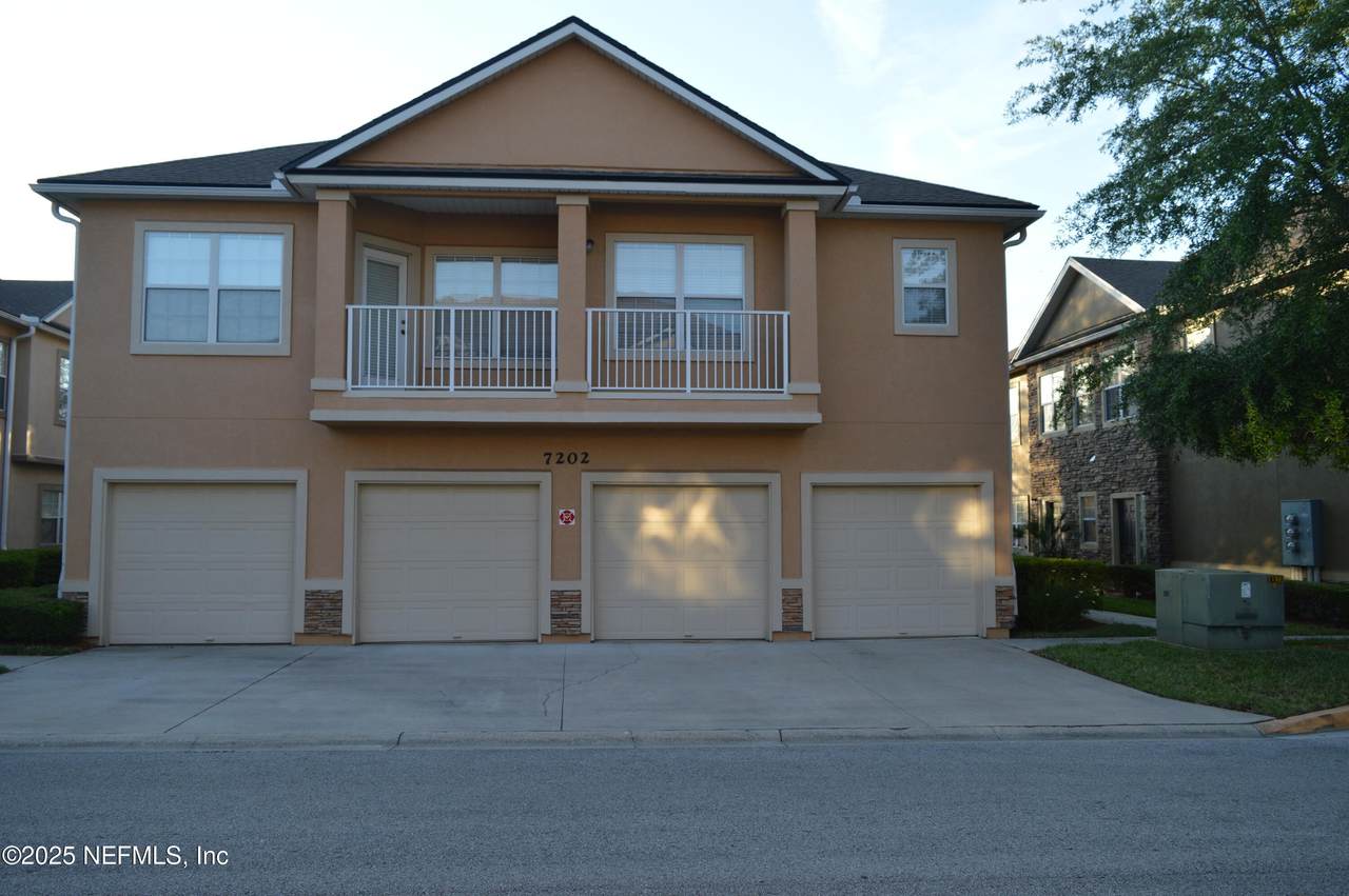 7202 Deerfoot Point Circle - Photo 1