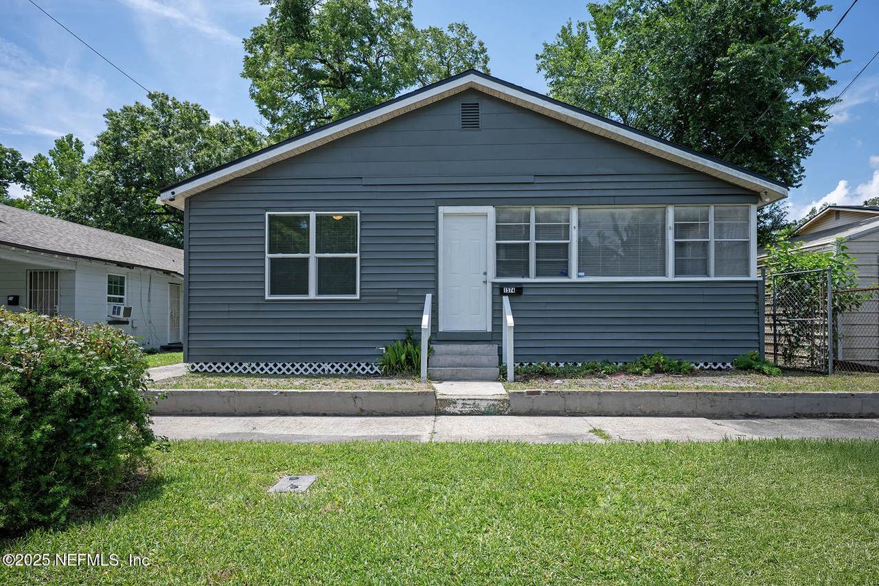 1574 Steele Street - Photo 1