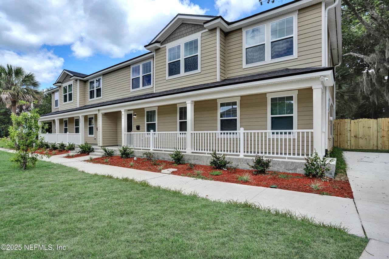 611 Jessie Street - Photo 1