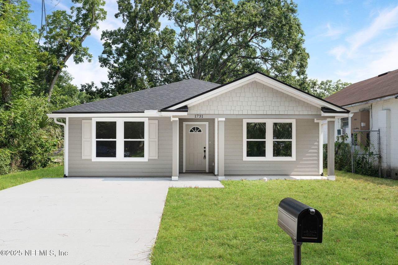 1731 28TH Street - Photo 1