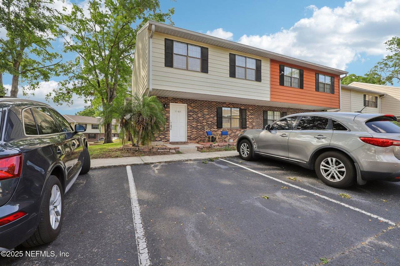 1101 Kettering Way - Photo 1