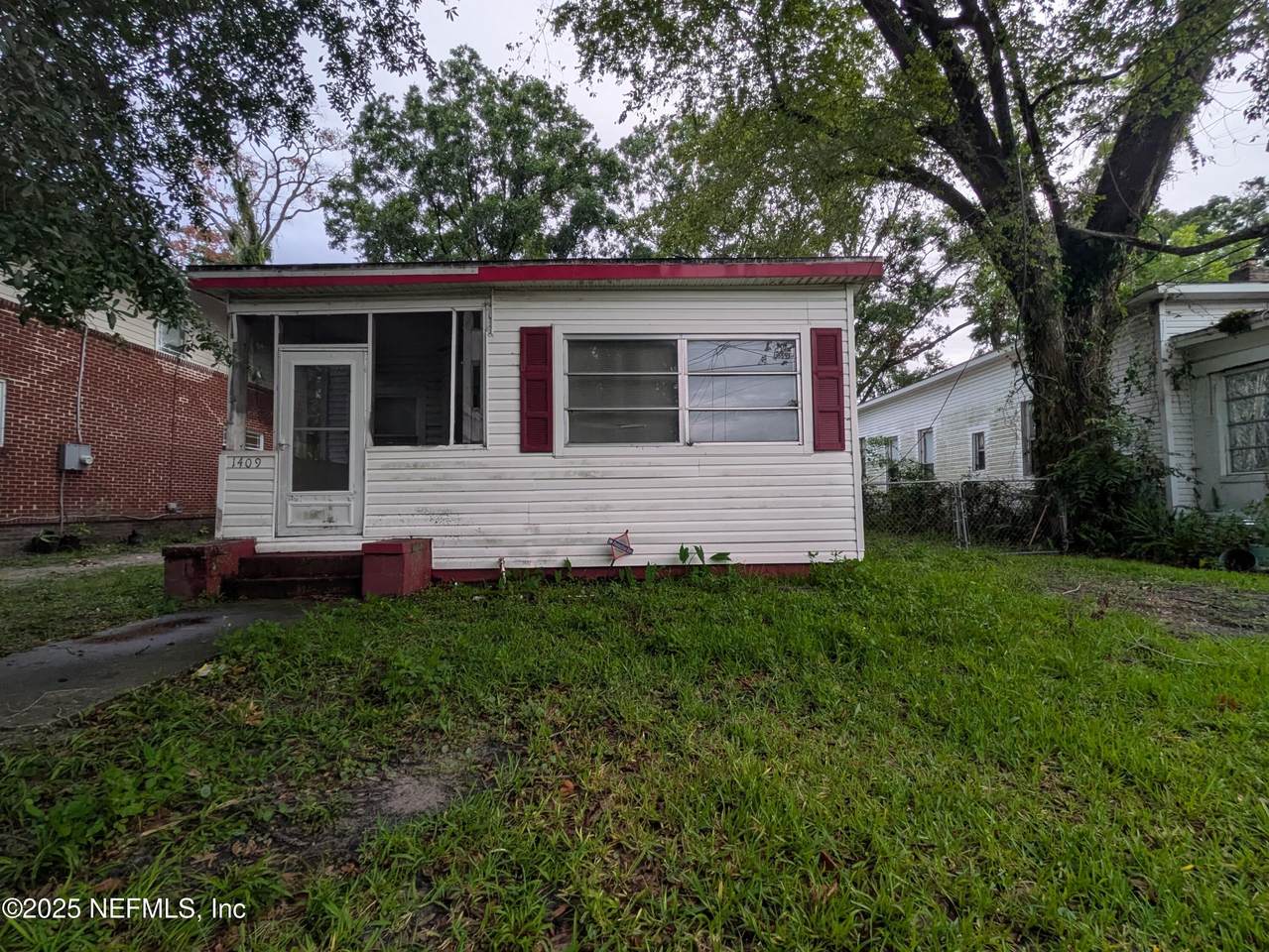 1409 8TH Street - Photo 1