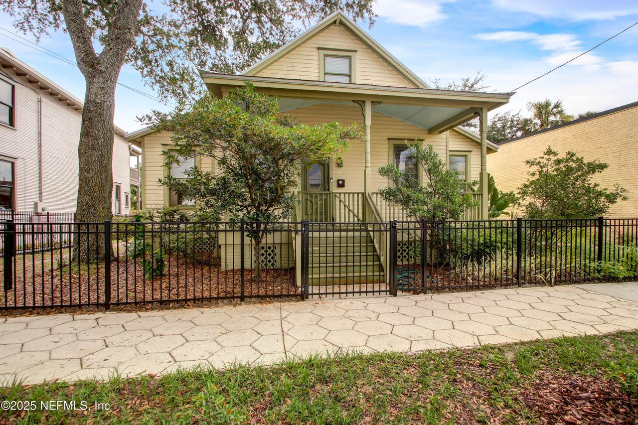 214 4TH Street - Photo 1