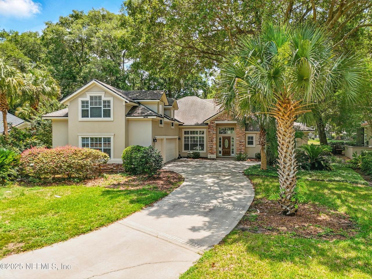 13850 Windsor Crown Court - Photo 1