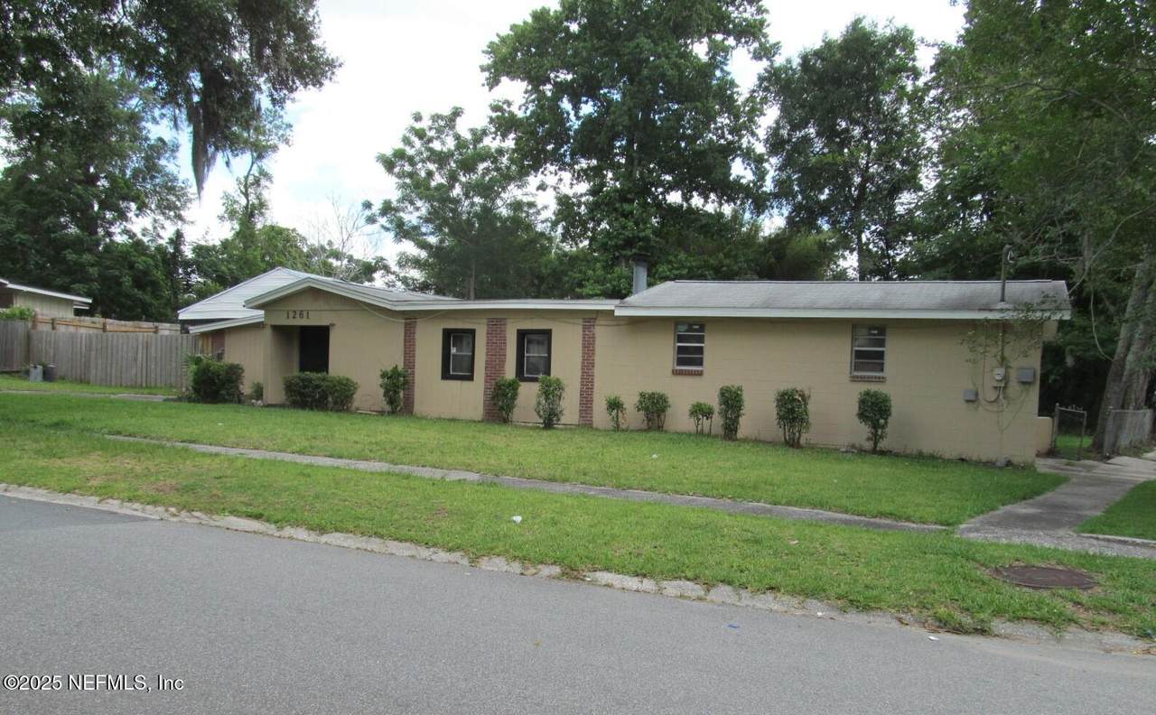 1261 Knobb Hill Drive - Photo 1