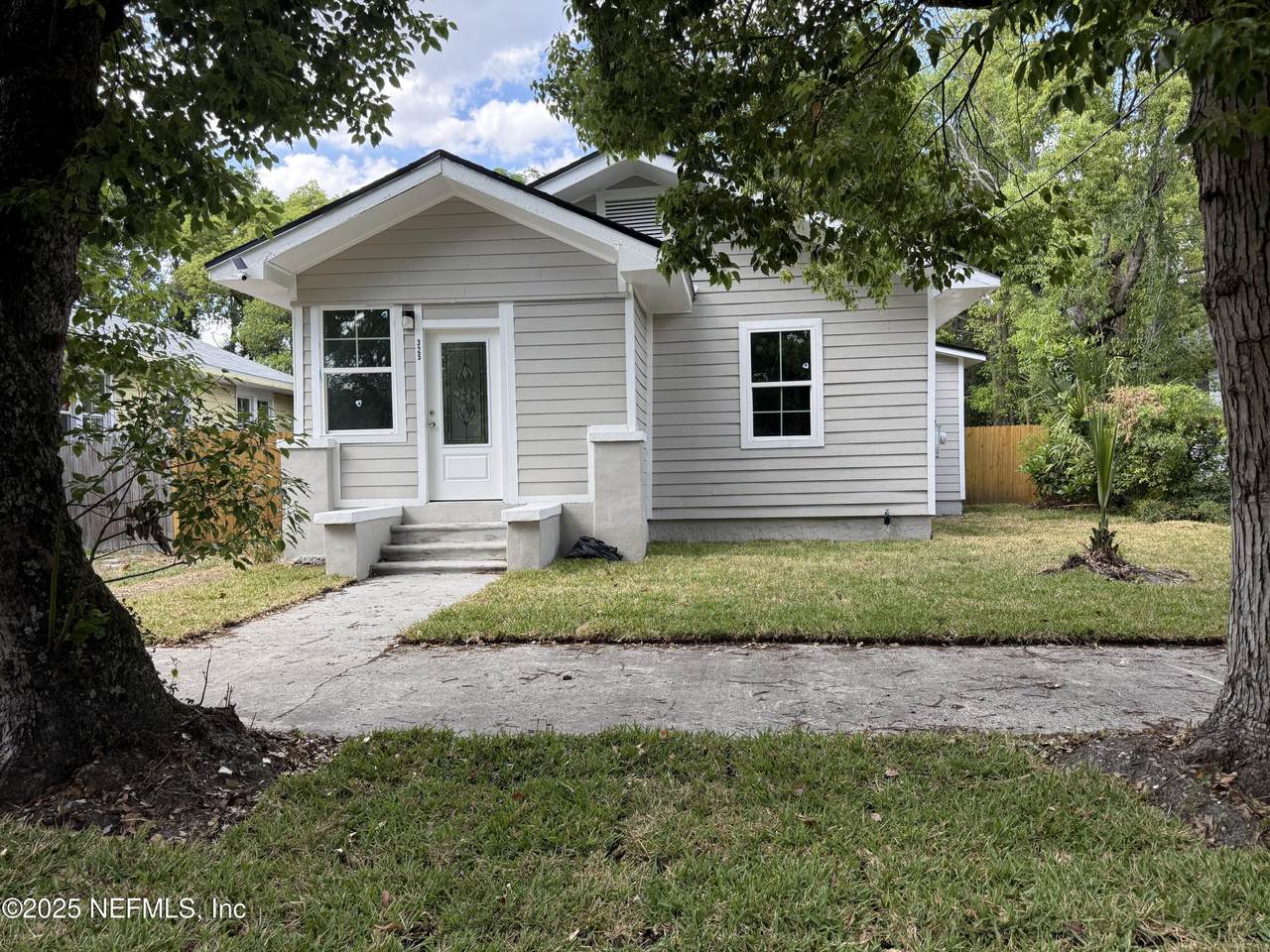 325 17TH Street - Photo 1