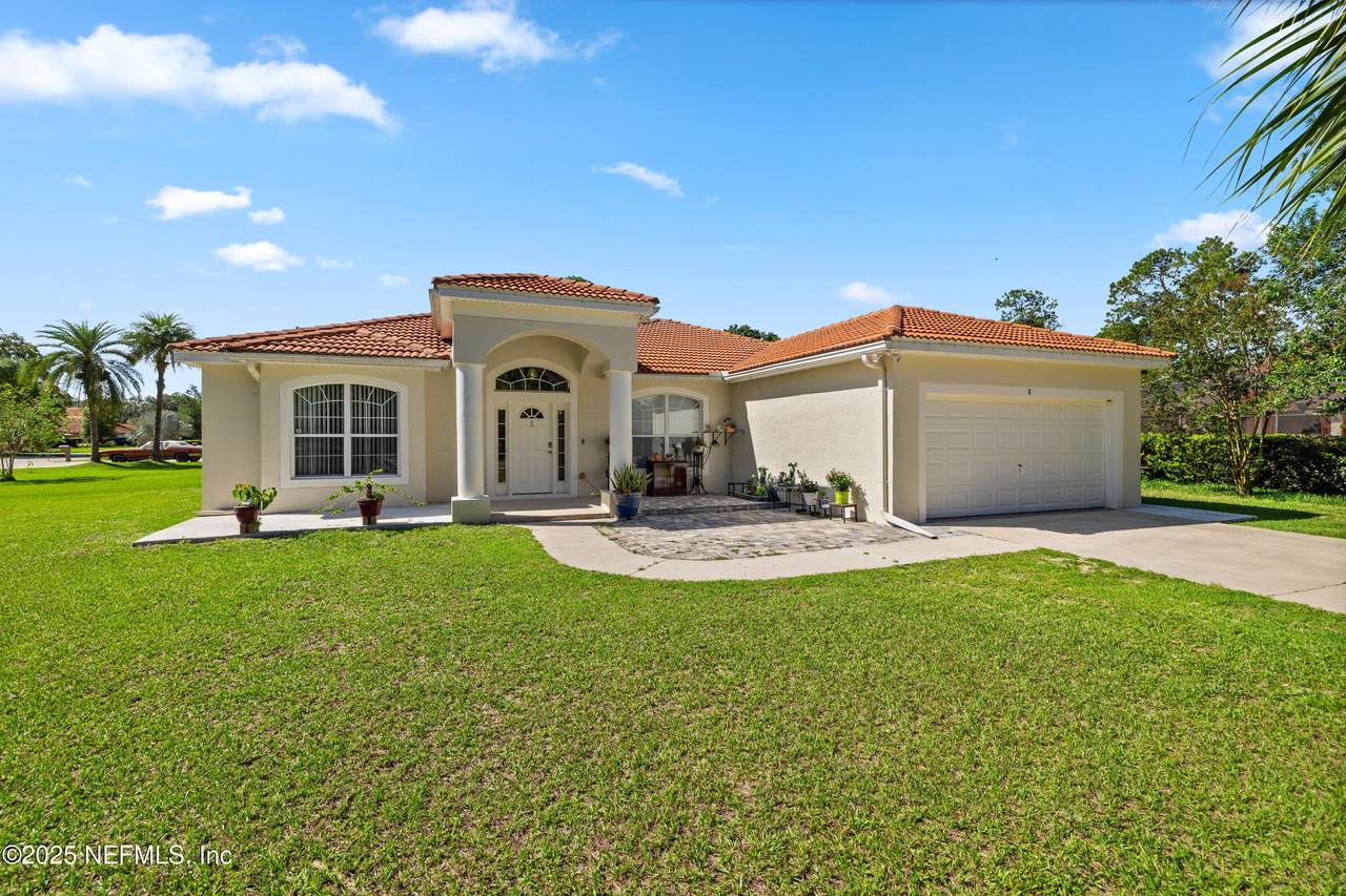 8 Village Circle - Photo 1